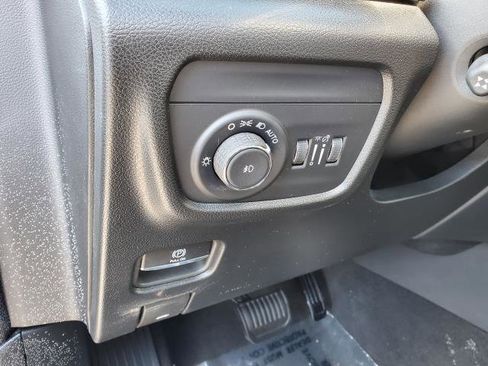 Used 2023 Jeep Grand Cherokee Summit image 10