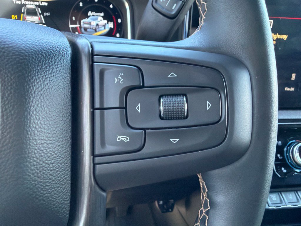 Used 2025 GMC Sierra 3500 AT4 w/ AT4 Premium Plus Package AWD/4WD image 28