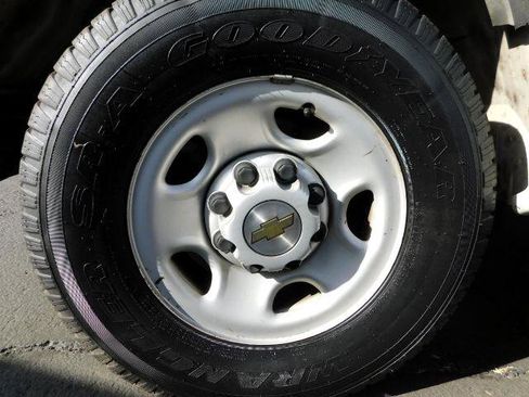 Used 2003 Chevrolet Express 3500 Extended Passenger image 8