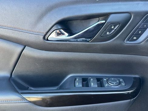 Used 2022 GMC Acadia AT4 w/ Technology Package image 11