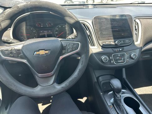 Used 2022 Chevrolet Malibu LS FWD image 20