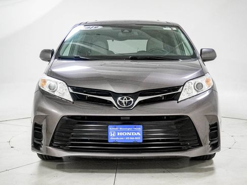 Used 2019 Toyota Sienna LE FWD image 15