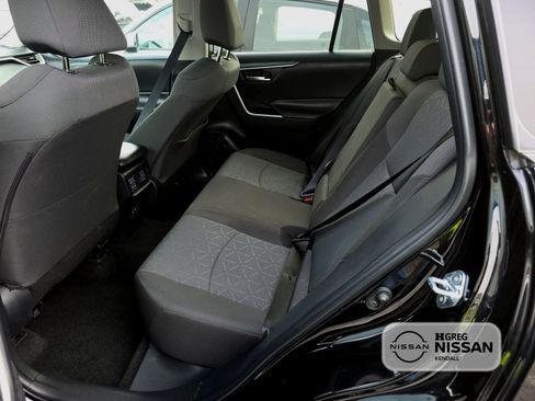 Used 2025 Toyota RAV4 XLE image 11