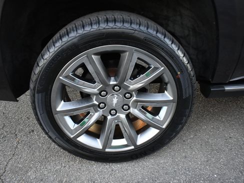 Used 2015 Chevrolet Suburban LTZ image 41