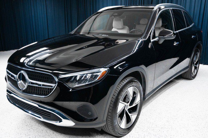 Certified 2024 Mercedes-Benz GLC 300 4MATIC image 1