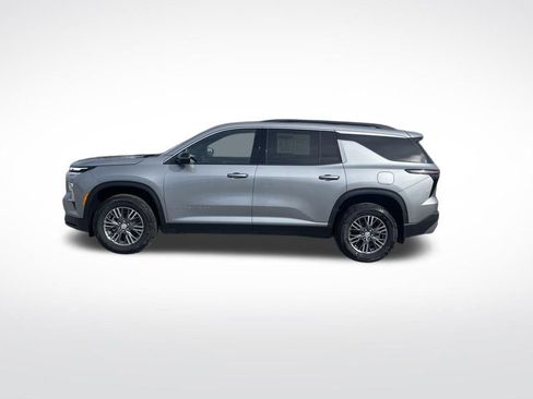 Used 2025 Chevrolet Traverse LT w/ LPO, Floor Liner Package image 2