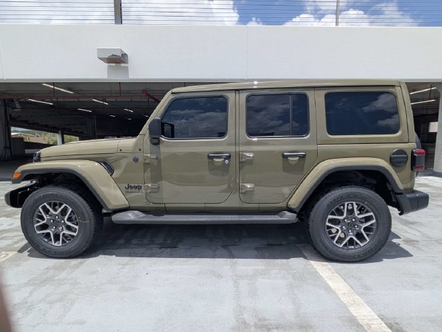New 2026 Jeep Wrangler Unlimited Sahara AWD/4WD image 7