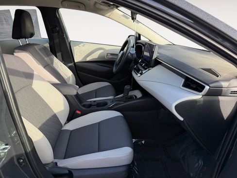 Used 2025 Toyota Corolla LE image 19