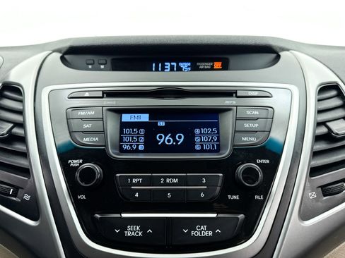 Used 2016 Hyundai Elantra SE image 15