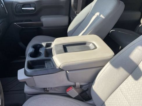 Used 2019 Chevrolet Silverado 1500 LT Trail Boss w/ Convenience Package AWD/4WD image 19