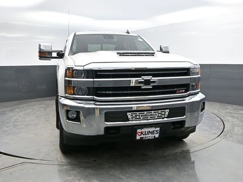 Used 2019 Chevrolet Silverado 2500 LTZ w/ LTZ Plus Package AWD/4WD image 2