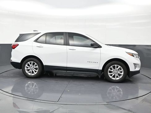 Used 2020 Chevrolet Equinox LS FWD image 6