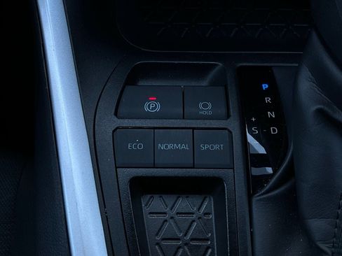 Used 2025 Toyota RAV4 XLE image 24