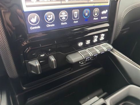 Used 2021 RAM 3500 Limited AWD/4WD image 18