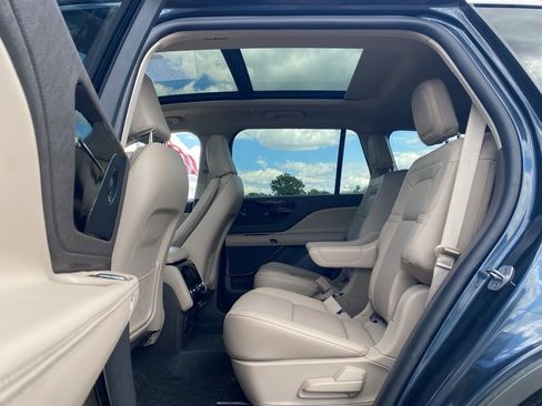Used 2022 Lincoln Aviator Reserve w/ Elements Package Plus image 27