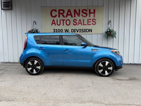 Used 2017 Kia Soul + w/ Designer's Package FWD image 6