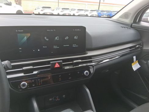 New 2026 Kia Sportage LX FWD image 9