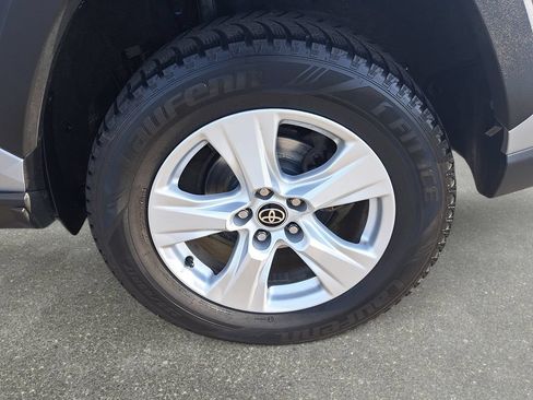 Used 2021 Toyota RAV4 XLE w/ Carpet Mat Package (TMS) AWD/4WD image 33