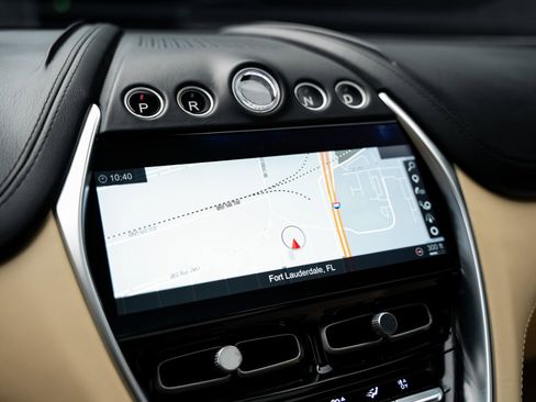 Used 2021 Aston Martin DBX AWD/4WD image 47