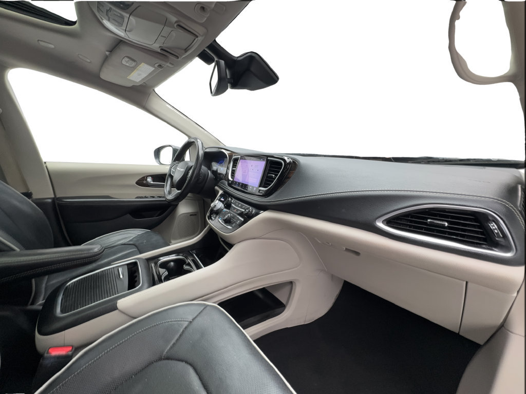 Used 2022 Chrysler Pacifica Limited FWD image 31