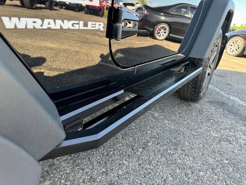 Used 2017 Jeep Wrangler Sport image 13