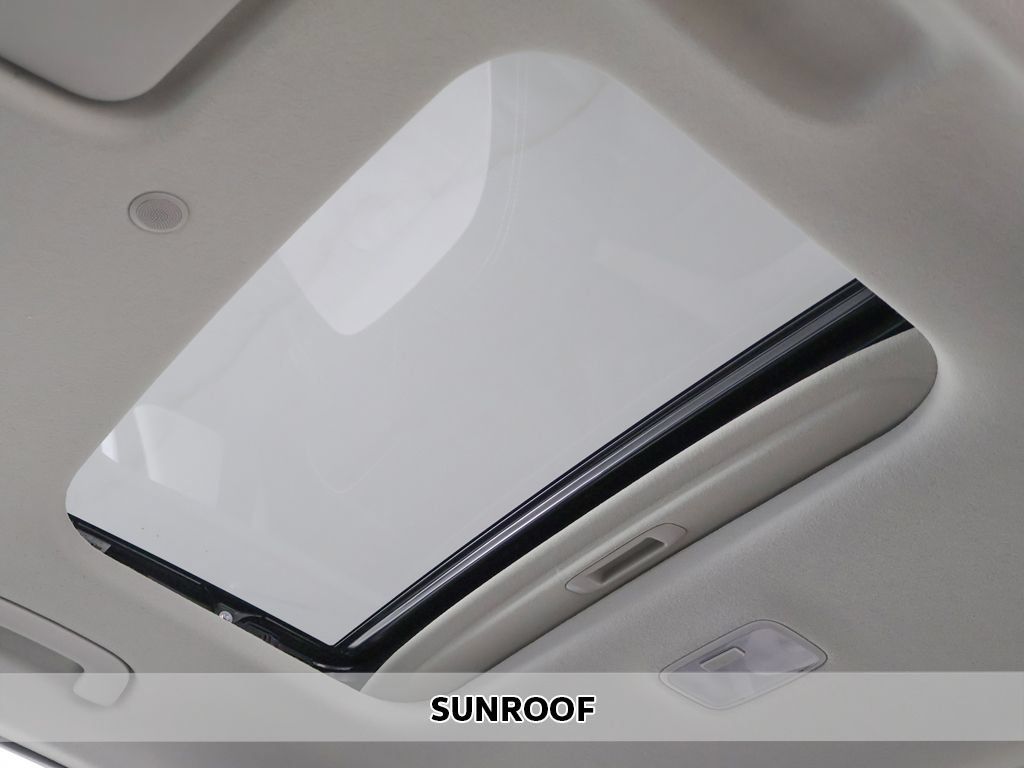 Certified 2026 Hyundai Venue SEL FWD image 3