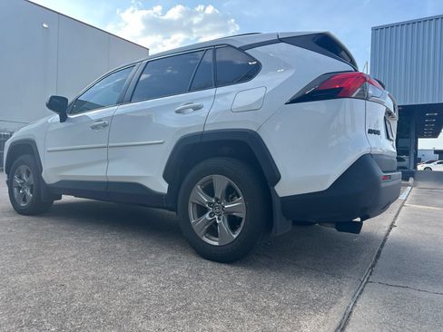 Used 2024 Toyota RAV4 XLE w/ Convenience Package FWD image 5