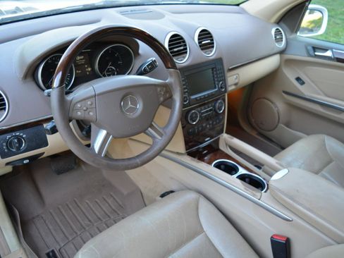 Used 2008 Mercedes-Benz GL 550 4MATIC image 10