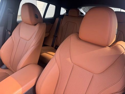 Certified 2024 BMW X4 xDrive30i image 17