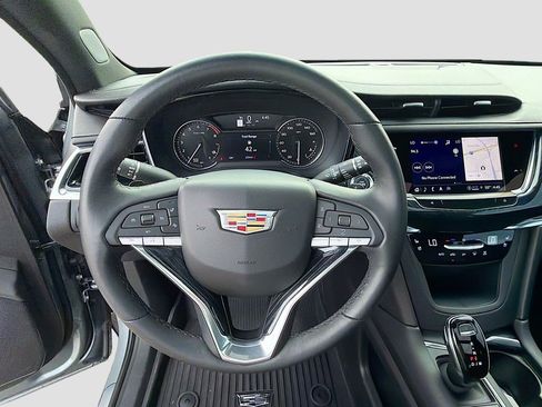 Certified 2024 Cadillac XT6 Premium Luxury FWD image 9