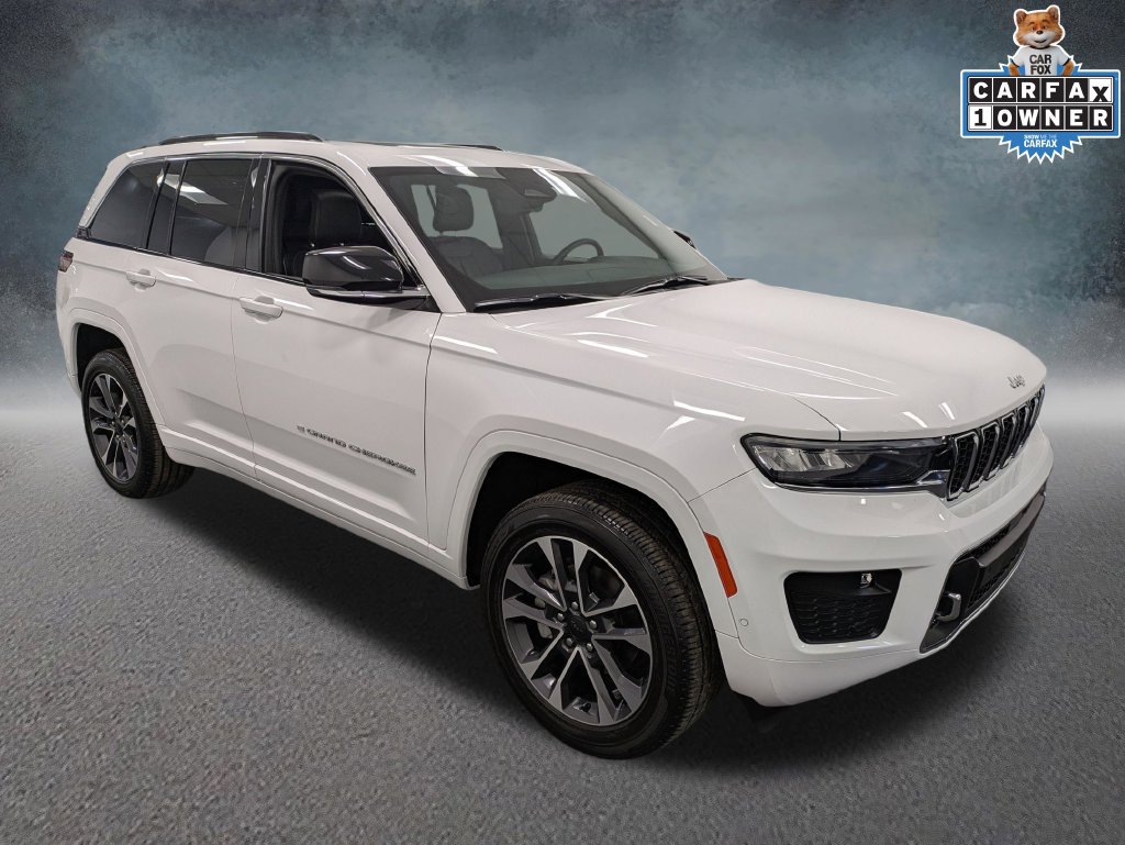Used 2024 Jeep Grand Cherokee Overland w/ Luxury Tech Group IV AWD/4WD image 3