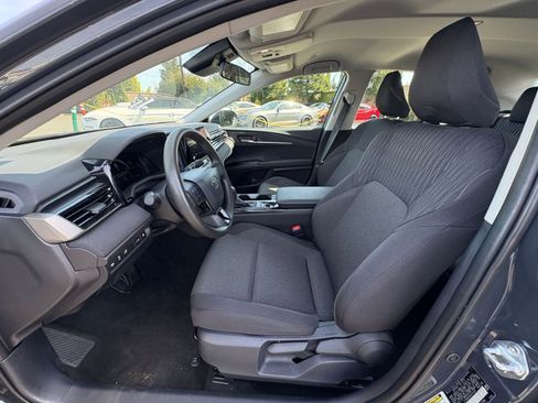 Used 2025 Toyota Camry LE image 27