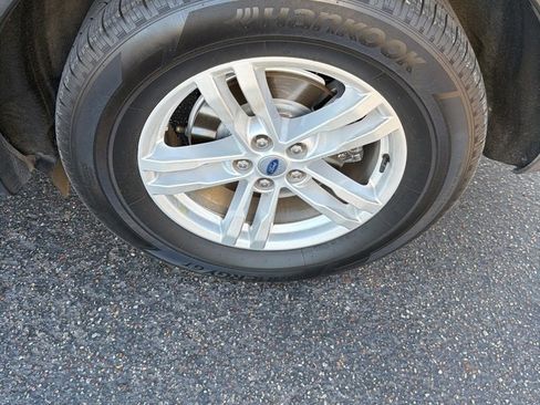 Used 2023 Ford Explorer XLT w/ Equipment Group 202A image 8