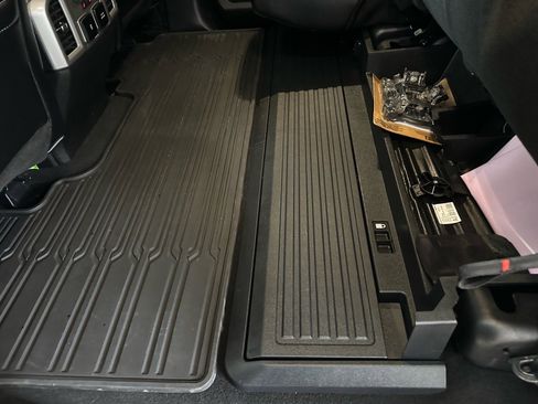 Certified 2021 Ford F250 Lariat w/ Tremor Off-Road Package image 30