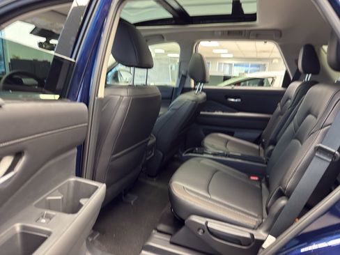 New 2026 Nissan Pathfinder SL image 28