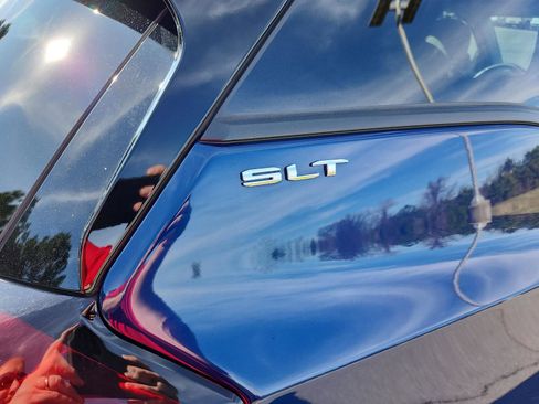 Certified 2022 GMC Terrain SLT image 5