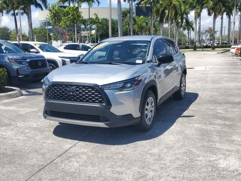 Used 2023 Toyota Corolla Cross L image 7