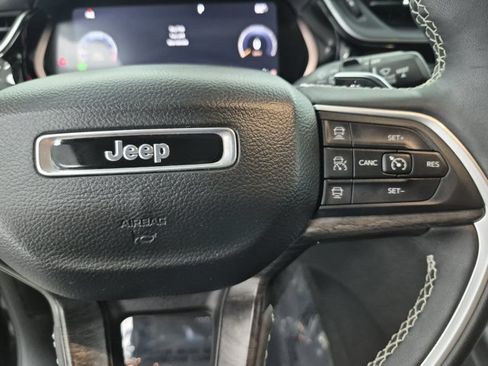 Used 2023 Jeep Grand Cherokee L Limited w/ Luxury Tech Group II AWD/4WD image 30