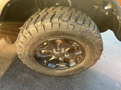 Used 2022 Jeep Gladiator Willys image 28