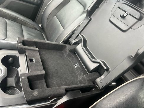 Used 2022 RAM 1500 Laramie w/ Sport Appearance Package image 26