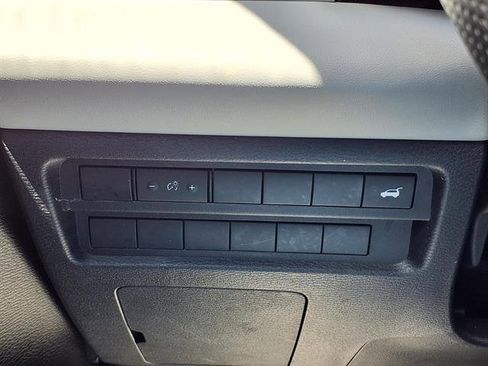 Used 2025 Mitsubishi Outlander SE AWD/4WD image 19