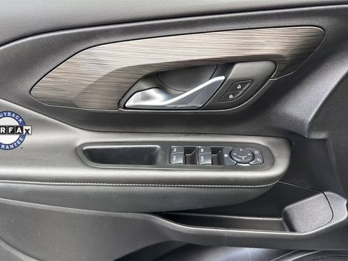 Used 2024 GMC Terrain SLE image 14