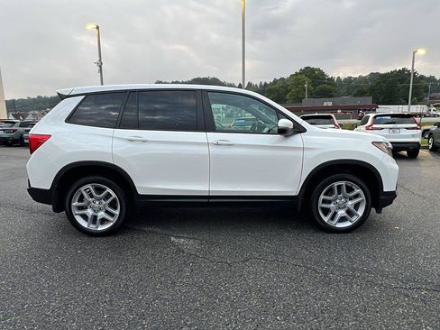 Used 2024 Honda Passport EX-L image 3