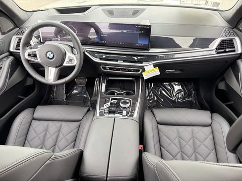 Used 2026 BMW X7 xDrive40i w/ M Sport Package AWD/4WD image 15