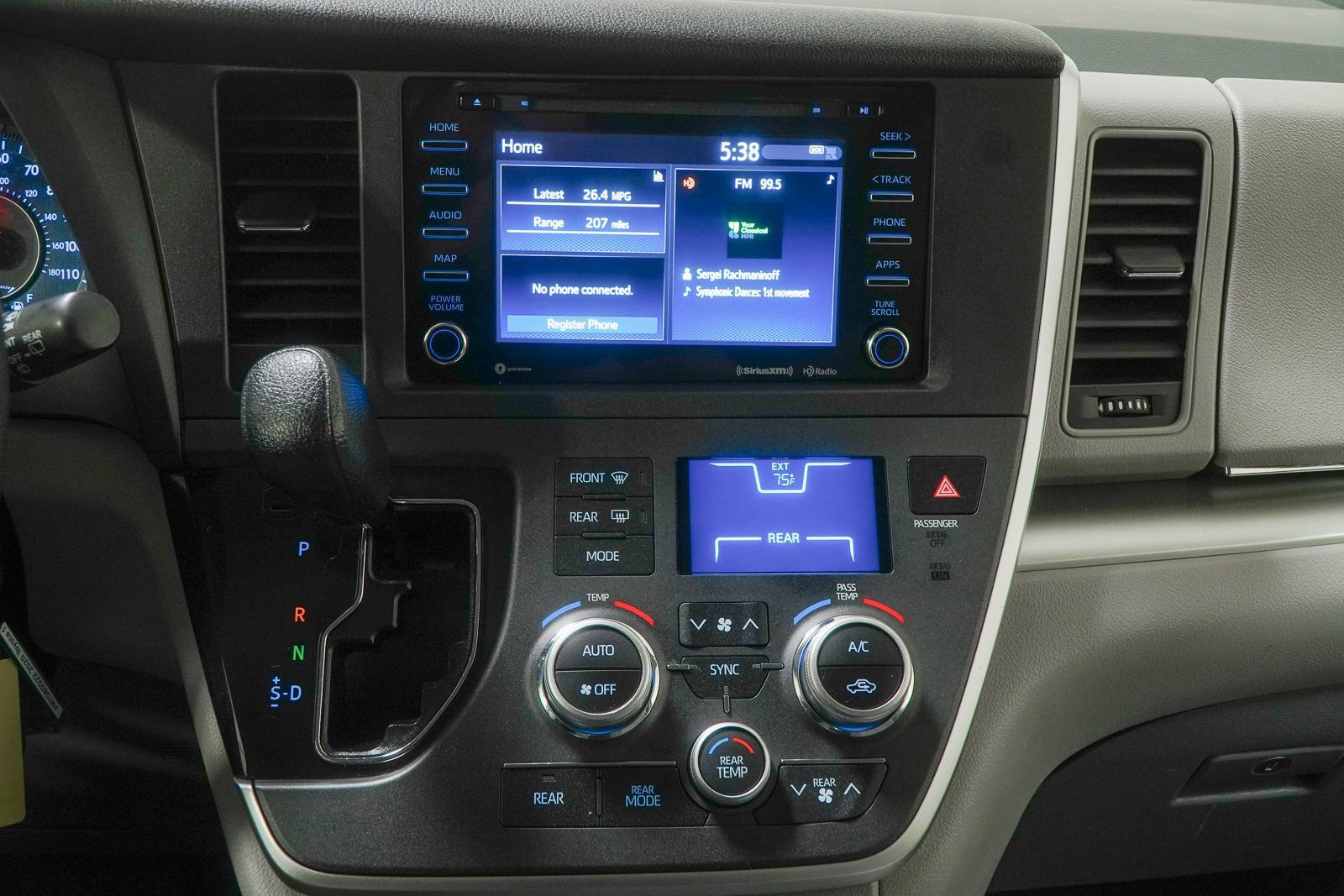Used 2020 Toyota Sienna LE FWD image 28