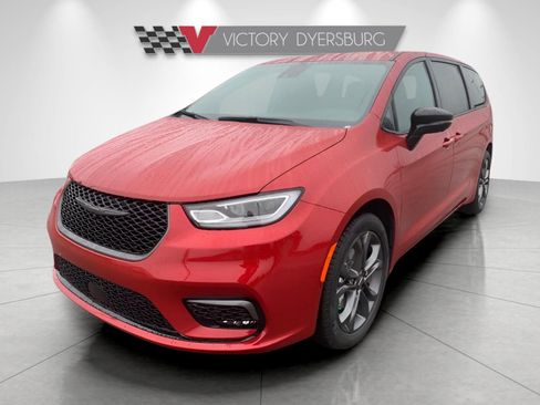 New 2026 Chrysler Pacifica Select image 4