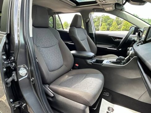 Certified 2022 Toyota RAV4 XLE w/ Convenience Package AWD/4WD image 20