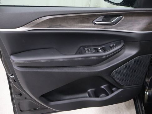 New 2026 Jeep Grand Cherokee L 4WD image 11