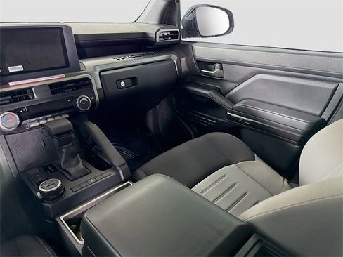 Certified 2025 Toyota Tacoma TRD Off-Road image 22