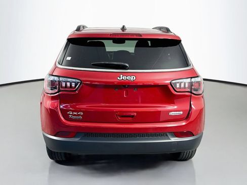 Used 2025 Jeep Compass Latitude w/ Sun & Sound Group AWD/4WD image 6